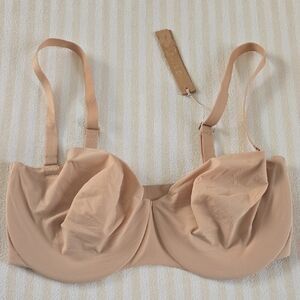 SKIMS Smoothing Intimates Strapless Unlined Bra Size:34F (34DDD) Clay